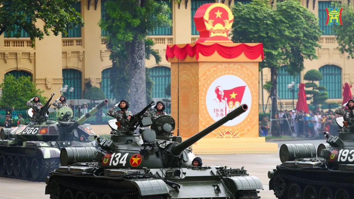 Ba Đình rực sáng sức mạnh quân đội nhân dân